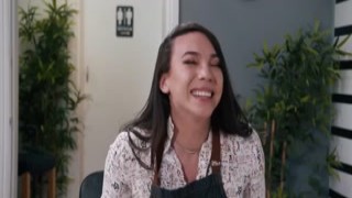 Trans Kasey Kei fucks with the hung courier