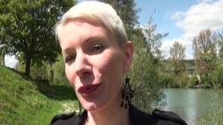 Oliver Sweet - Une MILF Francaise , Blonde Cheveux Cour