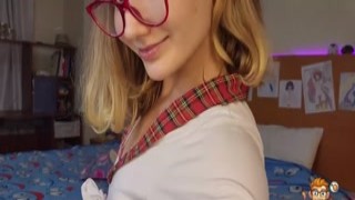 Wild blonde teen girl masturbating live