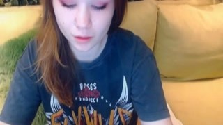 Mesmerizing Sexy Babe And Her Lewd Cam Show Live