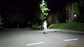 Lilee Lay - Risky walking naked in the city at night